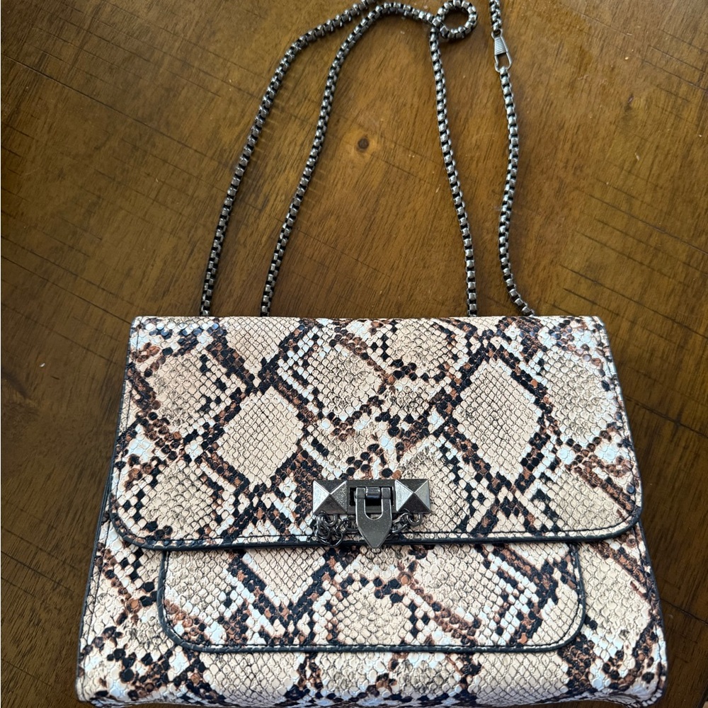 Snakeskin Pattern Chain Shoulder Bag